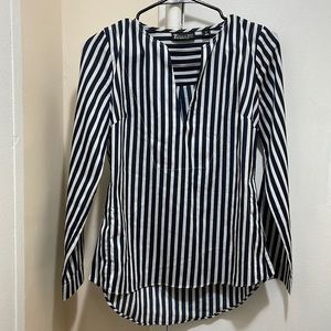Light silver and navy blue blouse. New York & Company. Size XS.